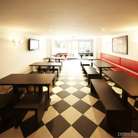 Hotel 74 